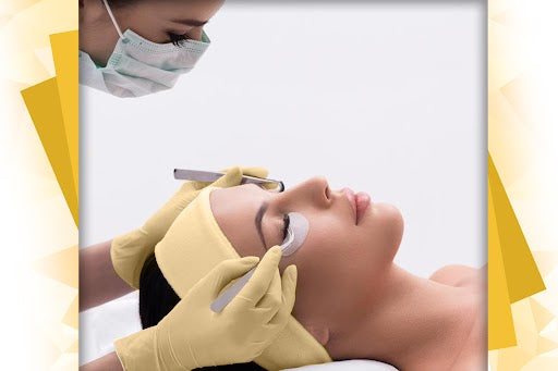 Image of Lash client getting eyelash extension